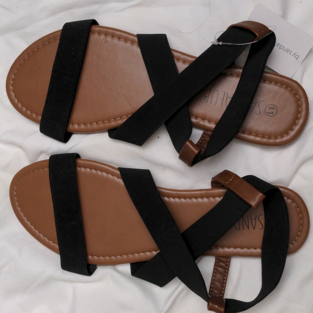 NWT Sandal Up - Black & Brown Elasticized Sandals. Size 11M